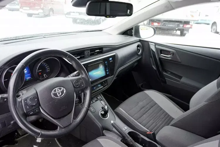 Toyota auris zdjęcie 7