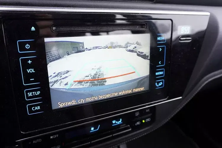 Toyota auris zdjęcie 8