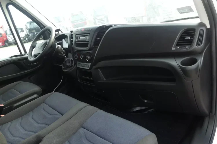 Iveco DAILY 35S15 / CHŁODNIA / SUPER STAN / Silnik 2998.00 cm3 / Agregat CARRIER XARIOS 350 / zdjęcie 29