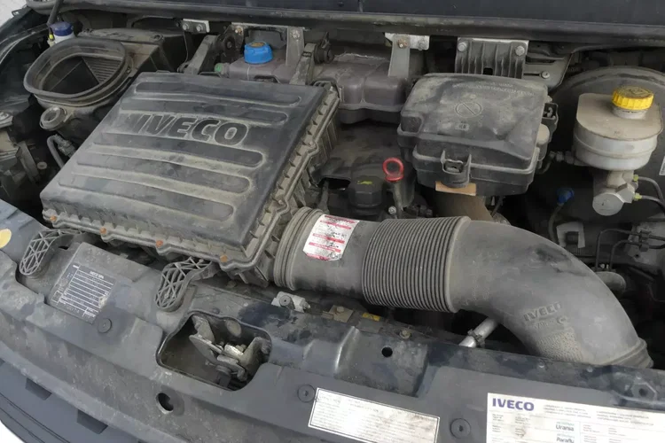 Iveco DAILY 35S15 / CHŁODNIA / SUPER STAN / Silnik 2998.00 cm3 / Agregat CARRIER XARIOS 350 / zdjęcie 31