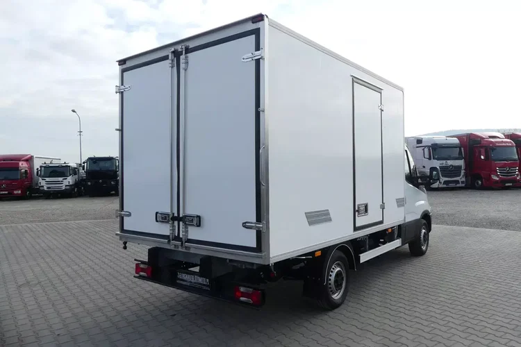 Iveco DAILY 35S15 / CHŁODNIA / SUPER STAN / Silnik 2998.00 cm3 / Agregat CARRIER XARIOS 350 / zdjęcie 9