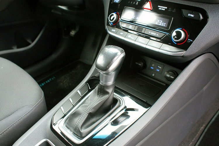 Hyundai IONIQ zdjęcie 18