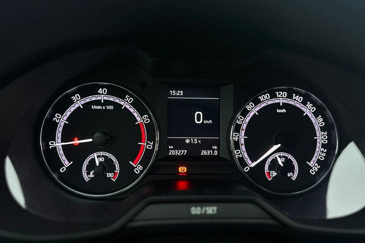 Skoda Octavia Salon Polska Poleasingowy I właściciel Serwis ASO VAT 23% Bezwypadkowy zdjęcie 32