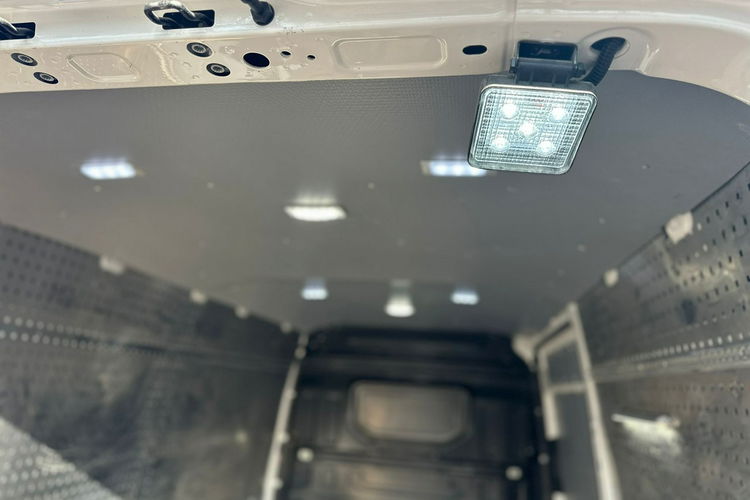 Volkswagen Crafter Salon Polska Poleasingowy I właściciel Serwis ASO VAT 23% Bezwypadkowy zdjęcie 12