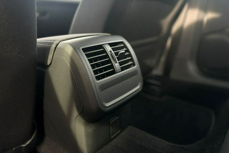 Volkswagen Passat Salon Polska Poleasingowy I właściciel Serwis ASO VAT 23% Bezwypadkowy zdjęcie 33
