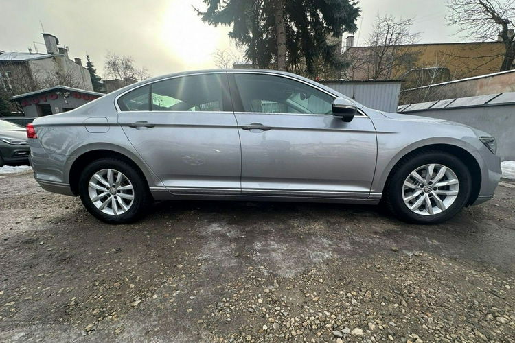 Volkswagen Passat Salon Polska Poleasingowy I właściciel Serwis ASO VAT 23% Bezwypadkowy zdjęcie 4