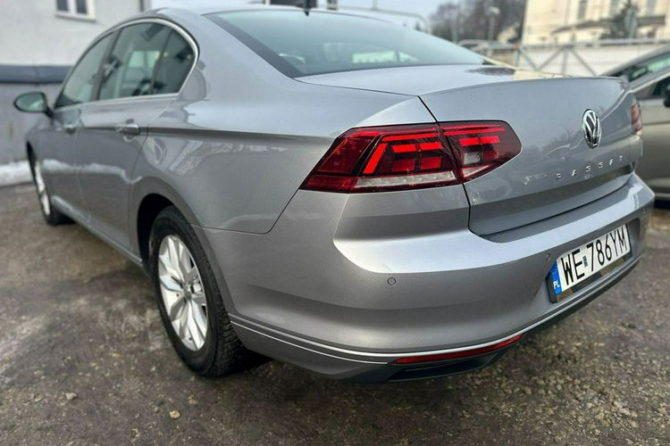Volkswagen Passat Salon Polska Poleasingowy I właściciel Serwis ASO VAT 23% Bezwypadkowy zdjęcie 8
