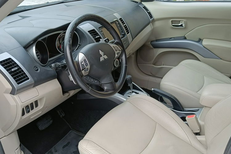 Mitsubishi Outlander 2.4 MIVEC Instyle.4WD,  170KM,  automat,  skóra,  7-osobowy zdjęcie 12