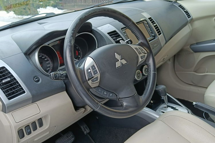Mitsubishi Outlander 2.4 MIVEC Instyle.4WD,  170KM,  automat,  skóra,  7-osobowy zdjęcie 15