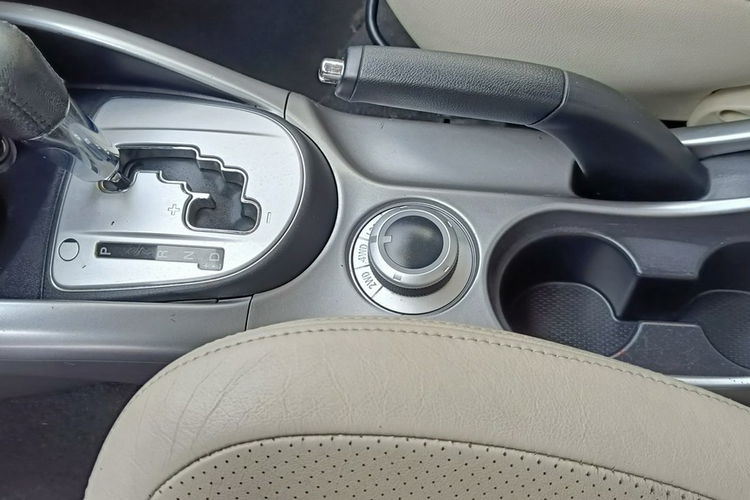 Mitsubishi Outlander 2.4 MIVEC Instyle.4WD,  170KM,  automat,  skóra,  7-osobowy zdjęcie 19