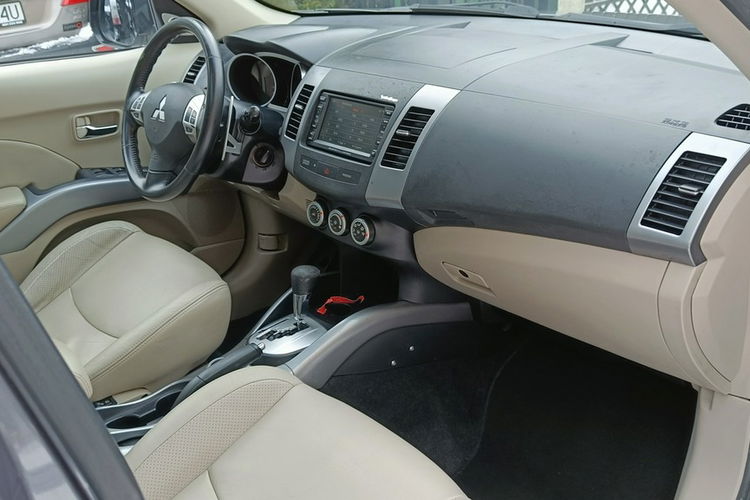 Mitsubishi Outlander 2.4 MIVEC Instyle.4WD,  170KM,  automat,  skóra,  7-osobowy zdjęcie 23