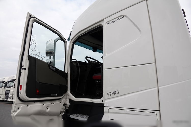 Volvo FH 540 / 2017 ROK / OPONY 100% / SPROWADZONY / PO KONTRAKCIE SERWISOWYM zdjęcie 23