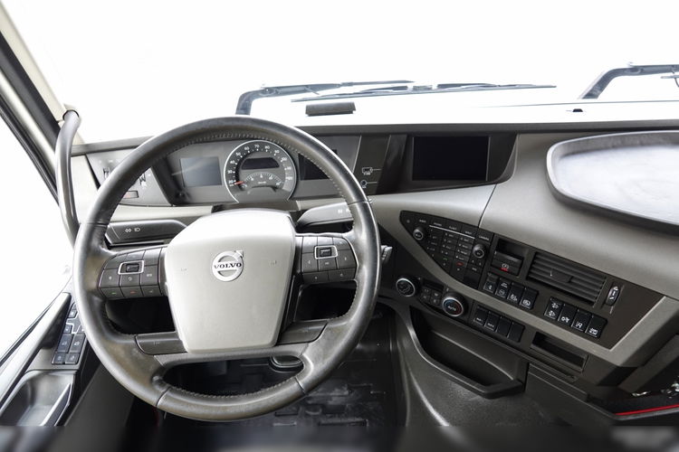 Volvo FH 540 / 2017 ROK / OPONY 100% / SPROWADZONY / PO KONTRAKCIE SERWISOWYM zdjęcie 30