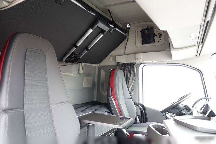 Volvo FH 540 / 2017 ROK / OPONY 100% / SPROWADZONY / PO KONTRAKCIE SERWISOWYM zdjęcie 38