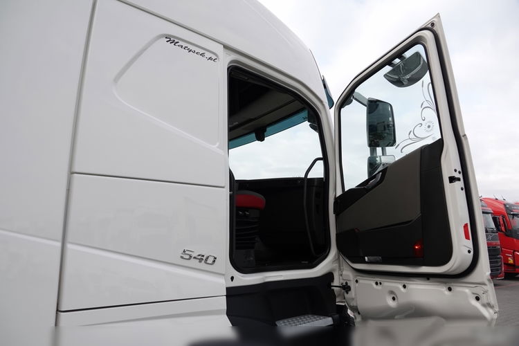 Volvo FH 540 / 2017 ROK / OPONY 100% / SPROWADZONY / PO KONTRAKCIE SERWISOWYM zdjęcie 39