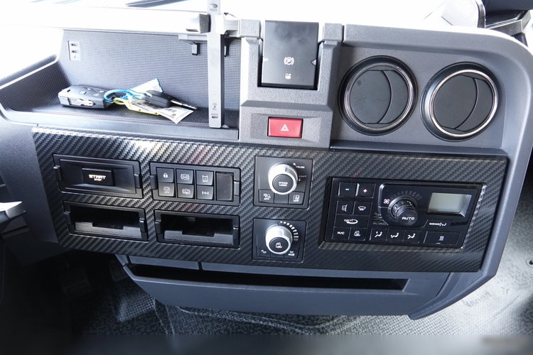 Renault T 480 / 13L / HIGH CAB / METALIK / 2023 ROK / 137 TYS. KM / PO KONTRAKCIE SERWISOWYM zdjęcie 32