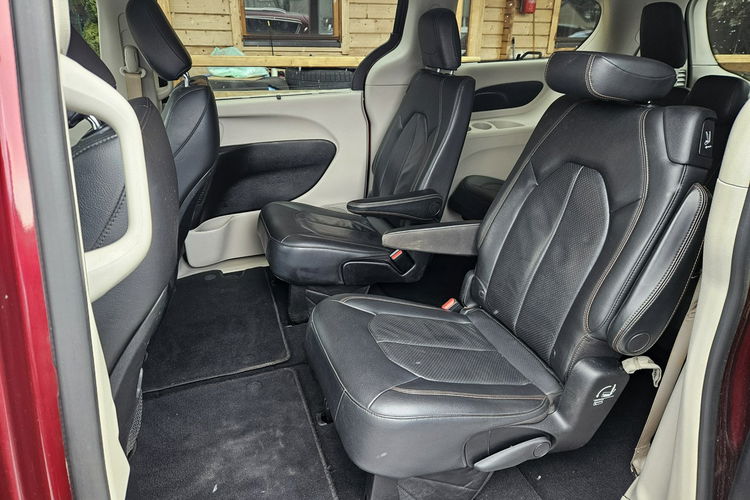 Chrysler Pacifica Automat / Klimatronic 4 strefowy / Podgrzewane fotele / itd. zdjęcie 11