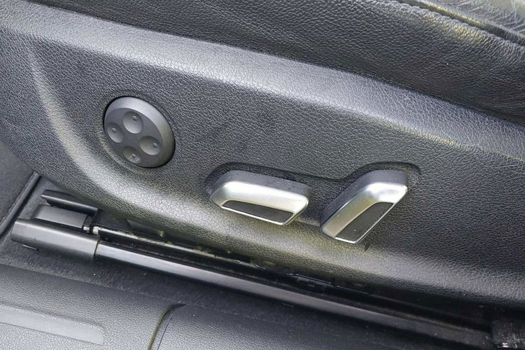 Audi A4 2.0TDI 177KM Automat Pełny Serwis Dobra wersja zdjęcie 19
