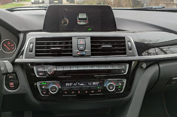 BMW 320 2.0 150KM Xdrive Sport zdjęcie 11