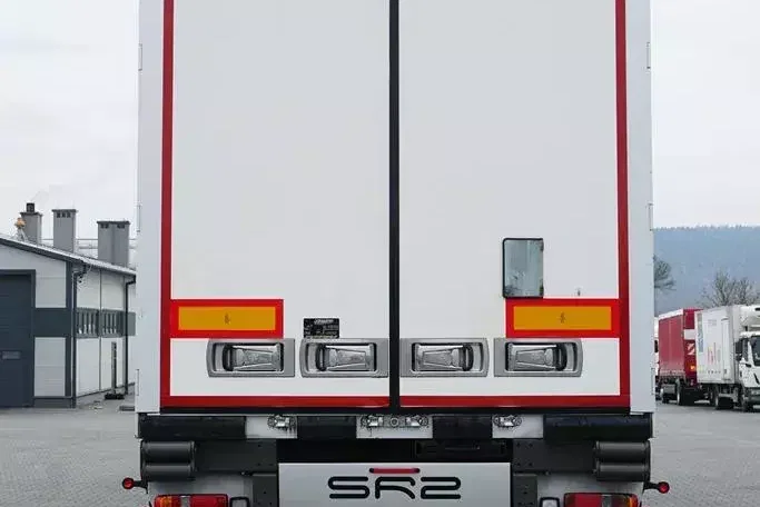 Lamberet CHŁODNIA / DOPPELSTOCK / THERMO KING / OŚ PODNOSZONA zdjęcie 23