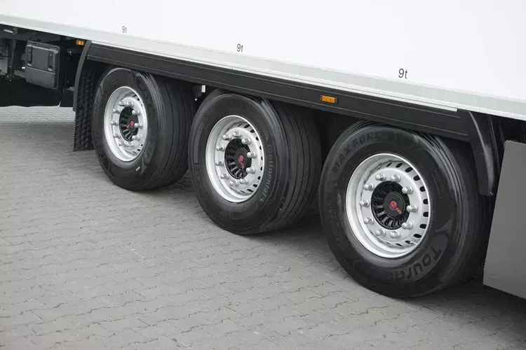 Lamberet CHŁODNIA / DOPPELSTOCK / THERMO KING / OŚ PODNOSZONA zdjęcie 9