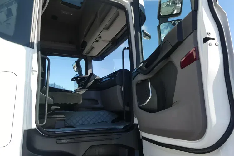 Scania R500 / 6x2 / EURO 6 / OŚ SKRĘTNA / RAMA DO ZABUDOWY / zdjęcie 16