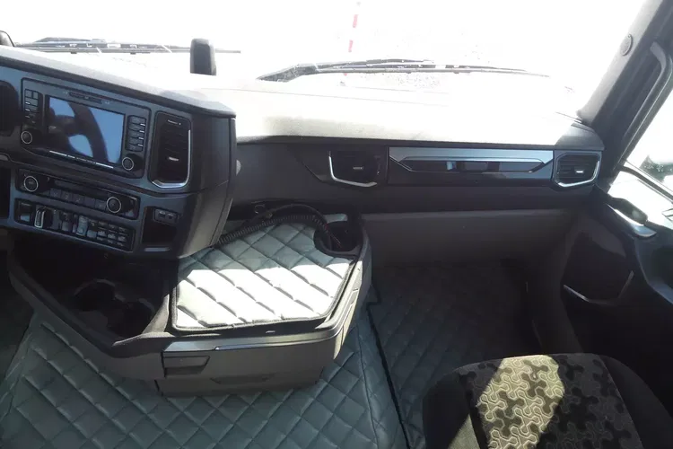 Scania R500 / 6x2 / EURO 6 / OŚ SKRĘTNA / RAMA DO ZABUDOWY / zdjęcie 24