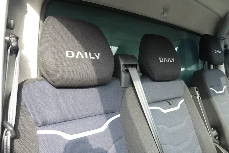 Iveco DAILY 72C18 / 3 LITRY 180 KM / PLANDEKA 6.15 / KABINA SYPIALNA / zdjęcie 27