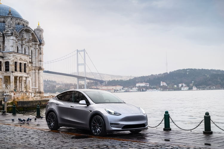 TESLA Y Performance AWD zdjęcie 1