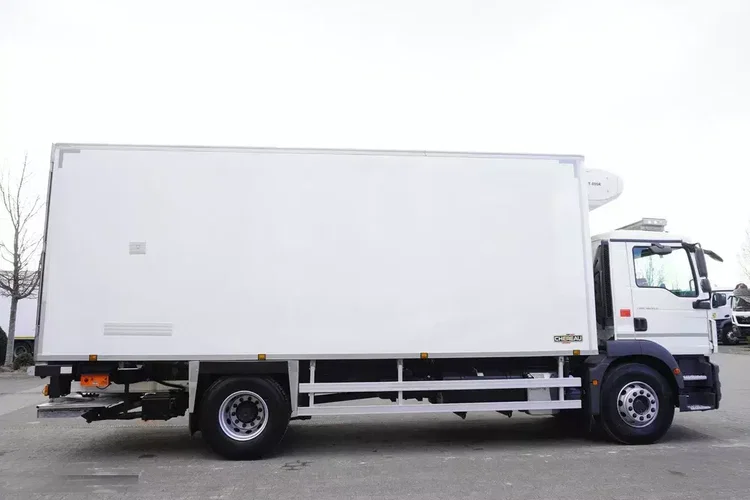 MAN TGM 18.320 / Chłodnia hakowa Chereau / Podnośnik załadowczy zdjęcie 2