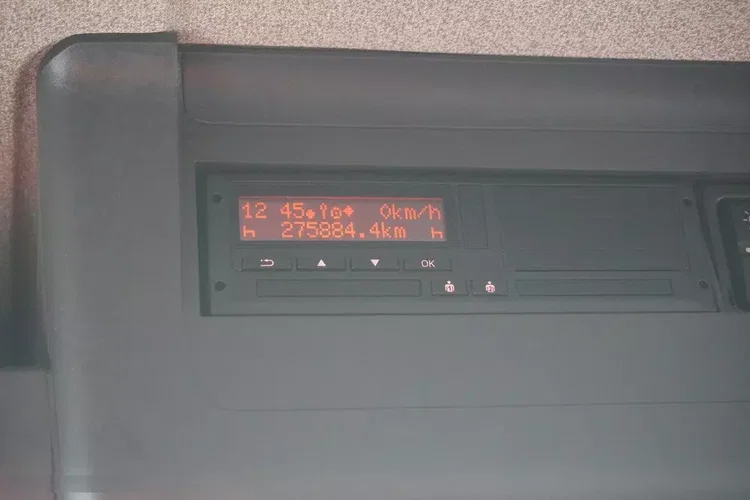 MAN TGM 18.320 / Chłodnia hakowa Chereau / Podnośnik załadowczy zdjęcie 27