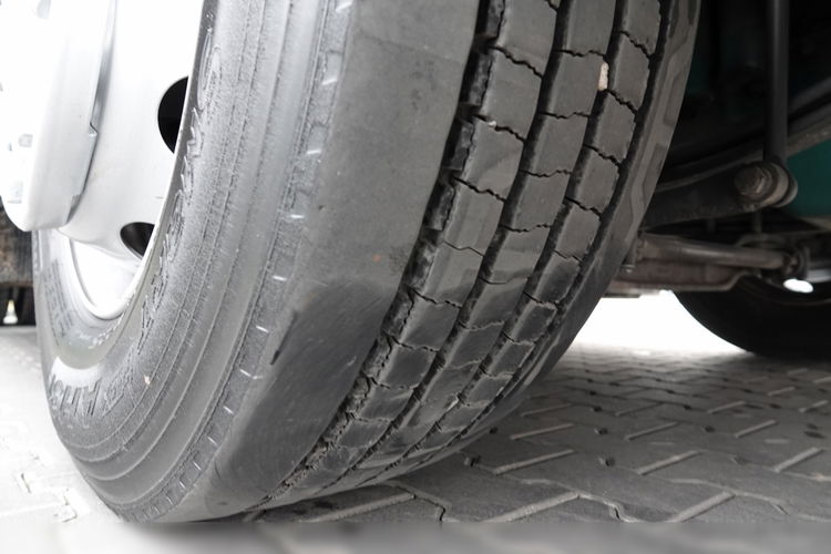 Volvo FH 540 / KLIMA POSTOJOWA / NAVI / SKÓRY / OPONY 100 % / PO ZŁOTYM KONTRAKCIE SERWISOWYM zdjęcie 18
