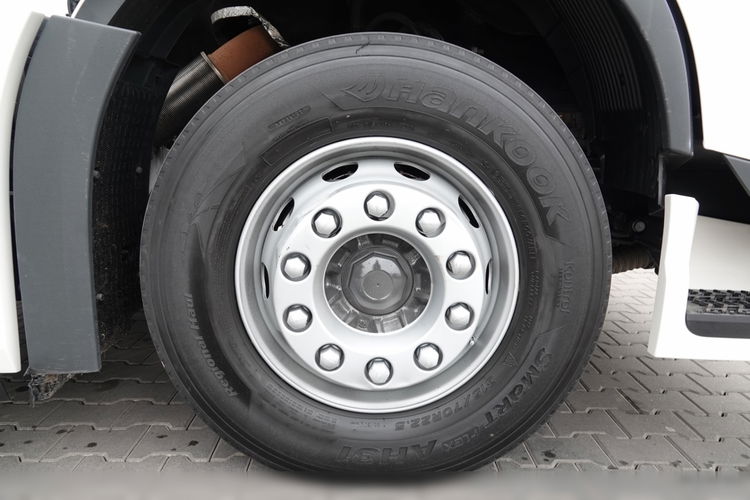 Volvo FH 540 / KLIMA POSTOJOWA / NAVI / SKÓRY / OPONY 100 % / PO ZŁOTYM KONTRAKCIE SERWISOWYM zdjęcie 19