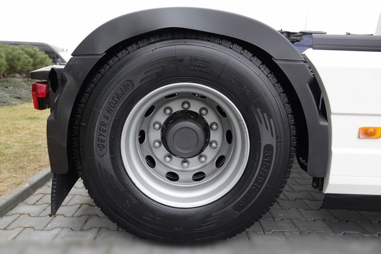 Volvo FH 540 / KLIMA POSTOJOWA / NAVI / SKÓRY / OPONY 100 % / PO ZŁOTYM KONTRAKCIE SERWISOWYM zdjęcie 21