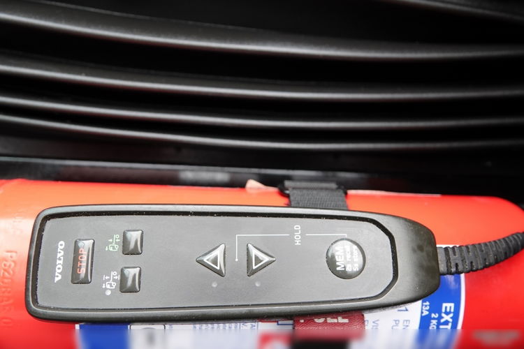 Volvo FH 540 / KLIMA POSTOJOWA / NAVI / SKÓRY / OPONY 100 % / PO ZŁOTYM KONTRAKCIE SERWISOWYM zdjęcie 22