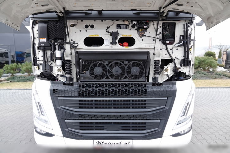 Volvo FH 540 / KLIMA POSTOJOWA / NAVI / SKÓRY / OPONY 100 % / PO ZŁOTYM KONTRAKCIE SERWISOWYM zdjęcie 36
