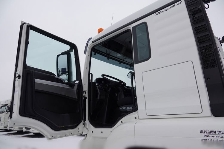 MAN TGX 18.440 / 4x4 / BBS / NA WALE / HYDRAULIKA / NISKA KABINA / WYSOKO ZAWIESZONY / OPONY 100% / EURO 6 / PO KONTRAKCIE SERWISOWYM zdjęcie 23
