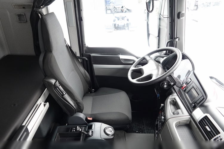 MAN TGX 18.440 / 4x4 / BBS / NA WALE / HYDRAULIKA / NISKA KABINA / WYSOKO ZAWIESZONY / OPONY 100% / EURO 6 / PO KONTRAKCIE SERWISOWYM zdjęcie 27