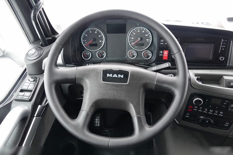 MAN TGX 18.440 / 4x4 / BBS / NA WALE / HYDRAULIKA / NISKA KABINA / WYSOKO ZAWIESZONY / OPONY 100% / EURO 6 / PO KONTRAKCIE SERWISOWYM zdjęcie 28