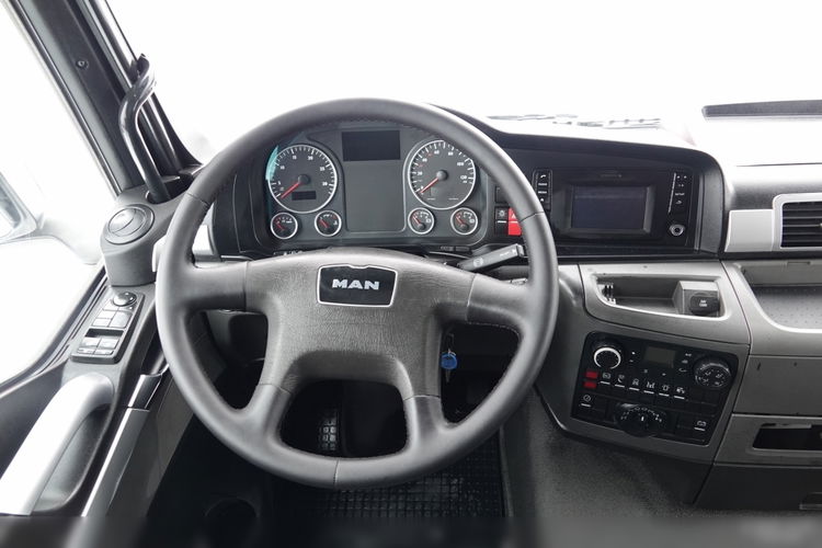 MAN TGX 18.440 / 4x4 / BBS / NA WALE / HYDRAULIKA / NISKA KABINA / WYSOKO ZAWIESZONY / OPONY 100% / EURO 6 / PO KONTRAKCIE SERWISOWYM zdjęcie 29