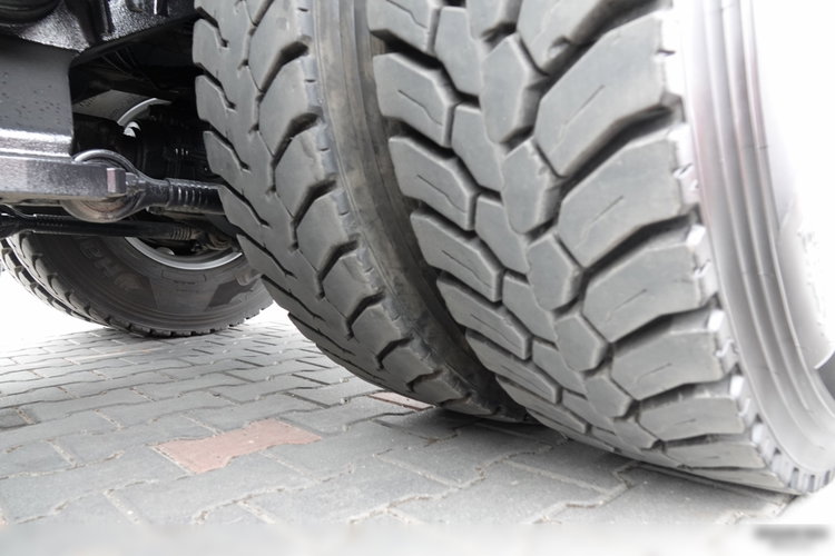 MAN TGS 32.360 / 8X4 / BETONOMIESZARKA / GRUSZKA 9 m3 / UAL / EURO 5 / PO KONTRAKCIE SERWISOWYM  zdjęcie 25