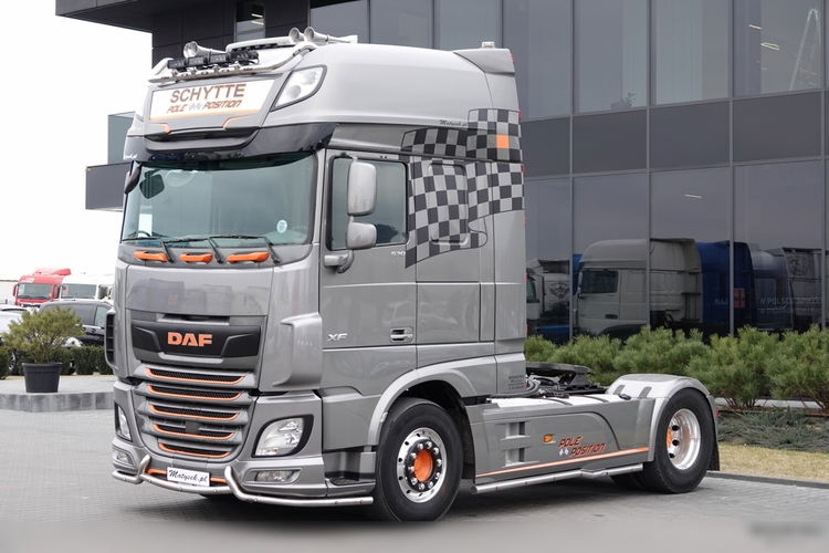 DAF XF 530 / RETARDER / KLIMA POSTOJOWA / HYDRAULIKA / ALUSY / MIKROFALA / LIMITOWANA WERSJA / PO KONTRAKCIE SERWISOWYM  zdjęcie 4