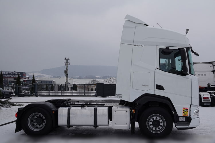 DAF XF 530 / KLIMA POSTOJOWA / OPONY 100% / PO KONTRAKCIE SERWISOWYM zdjęcie 10