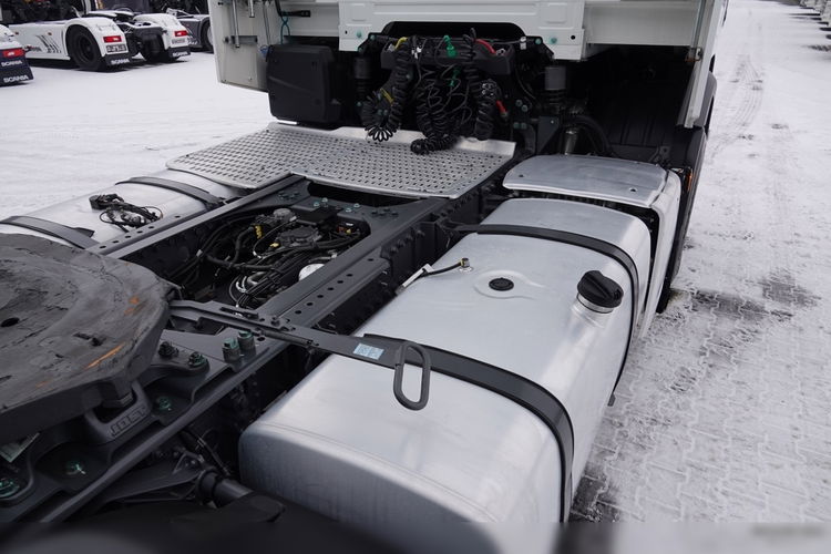 DAF XF 530 / KLIMA POSTOJOWA / OPONY 100% / PO KONTRAKCIE SERWISOWYM zdjęcie 17