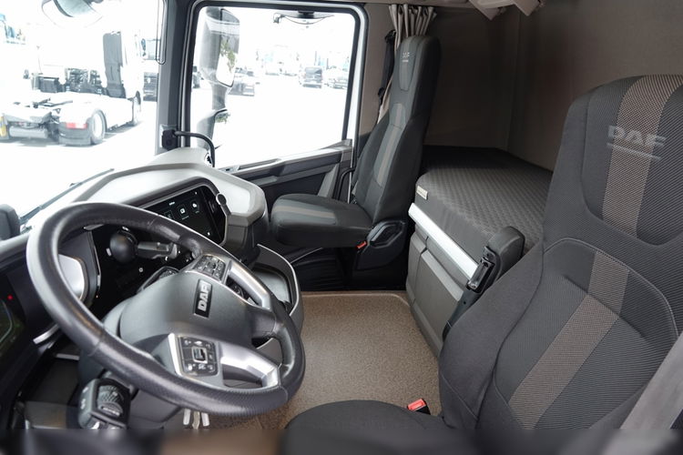 DAF XF 530 / KLIMA POSTOJOWA / OPONY 100% / PO KONTRAKCIE SERWISOWYM zdjęcie 25