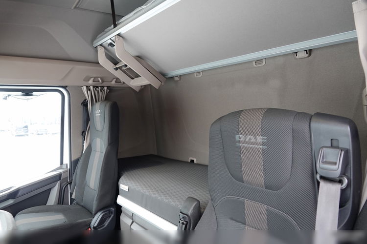 DAF XF 530 / KLIMA POSTOJOWA / OPONY 100% / PO KONTRAKCIE SERWISOWYM zdjęcie 26