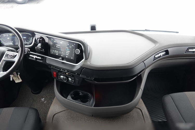 DAF XF 530 / KLIMA POSTOJOWA / OPONY 100% / PO KONTRAKCIE SERWISOWYM zdjęcie 32