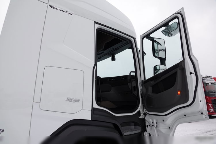 DAF XF 530 / KLIMA POSTOJOWA / OPONY 100% / PO KONTRAKCIE SERWISOWYM zdjęcie 38