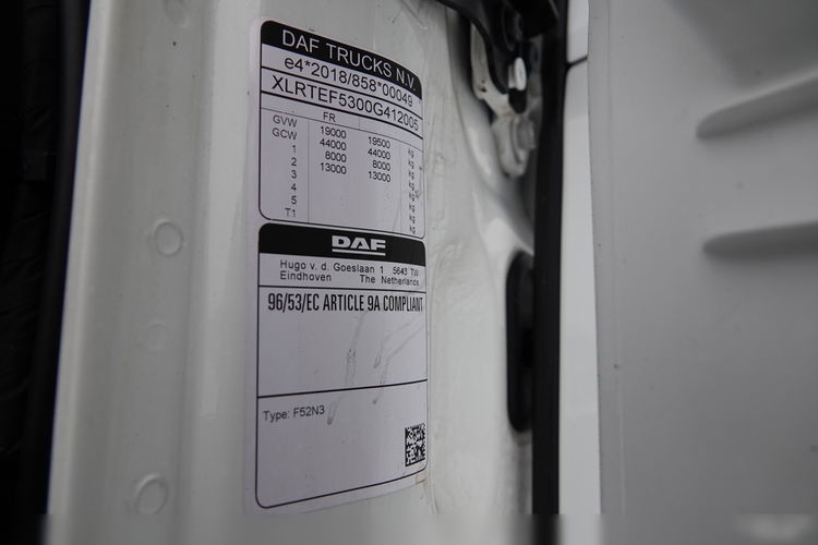 DAF XF 530 / KLIMA POSTOJOWA / OPONY 100% / PO KONTRAKCIE SERWISOWYM zdjęcie 39