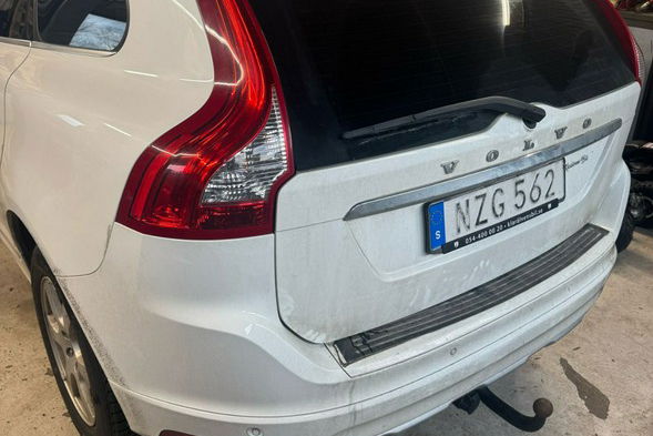 Volvo XC 60 Lift 2.0d4 automat 163KM ledy skóry kamera Navi panorama zamina gwar zdjęcie 2